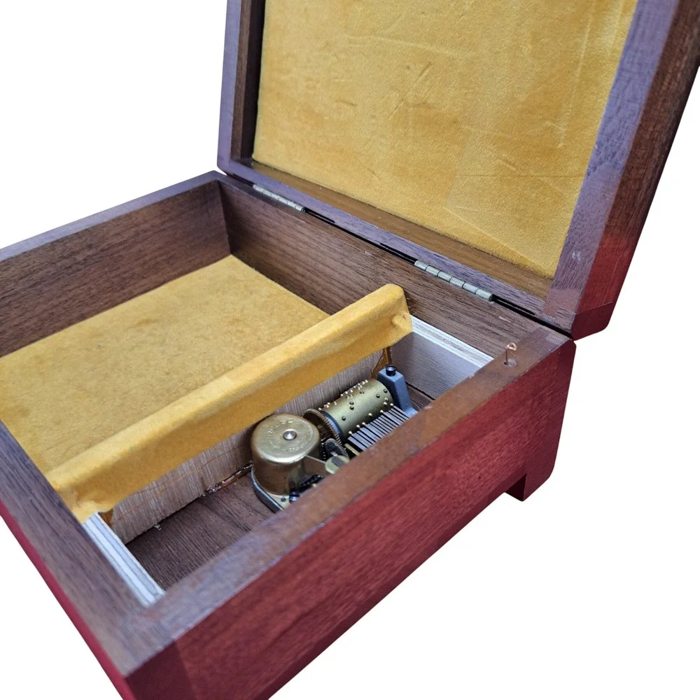 Reuge Music Jewelry Box Unisex OS Brown Good Swiss Movement Raindrops Tune